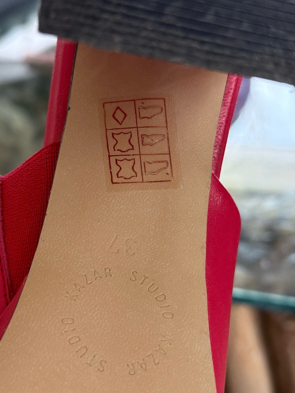 Red platform mules 👠 - Picture 6 of 7